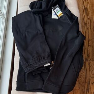 Youth Large, Under Armour Kids Matching Set in Black.  Jogging pants and hoodie